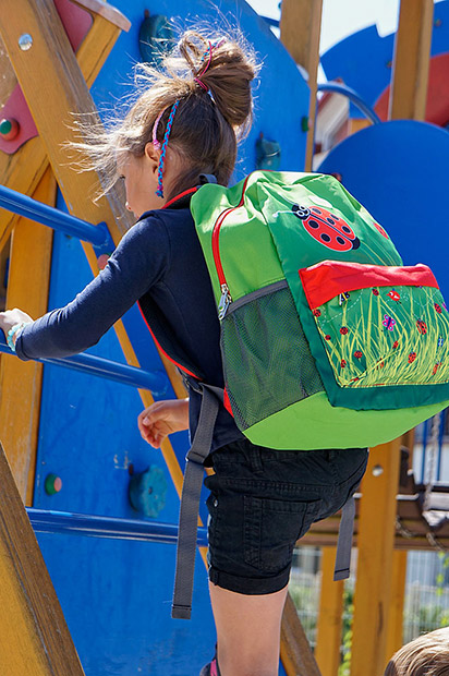 pojemny wygodny plecak do szkoły dla uczennicy marki Hugger